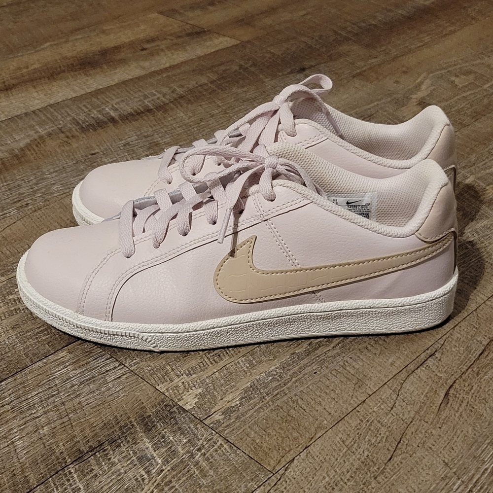 Women's Court Royale Sneakers